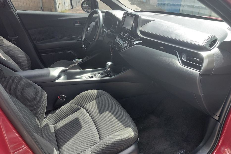Продам Toyota C-HR Автомат 2018 года в Киеве