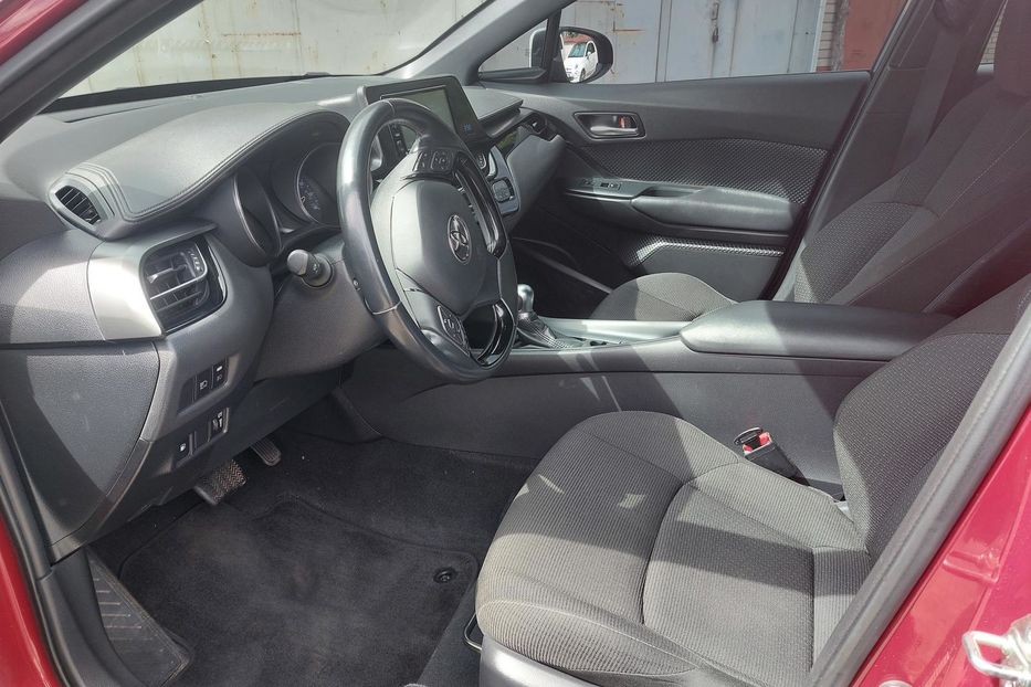 Продам Toyota C-HR Автомат 2018 года в Киеве