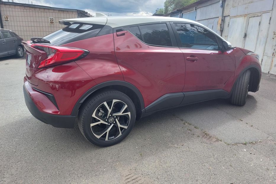 Продам Toyota C-HR Автомат 2018 года в Киеве