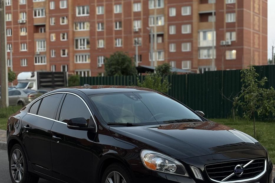 Продам Volvo S60 Summum 2012 года в Киеве