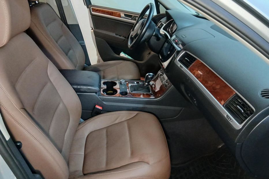 Продам Volkswagen Touareg 2012 года в Одессе