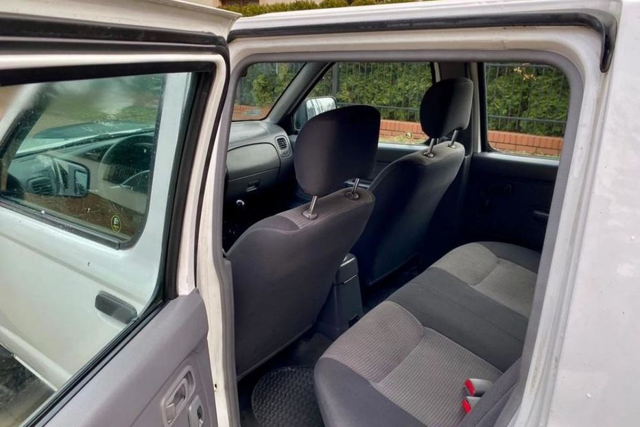 Продам Nissan NP300 2011 года в г. Изюм, Харьковская область