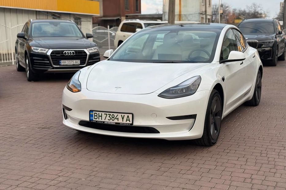Продам Tesla Model 3 2022 года в Одессе