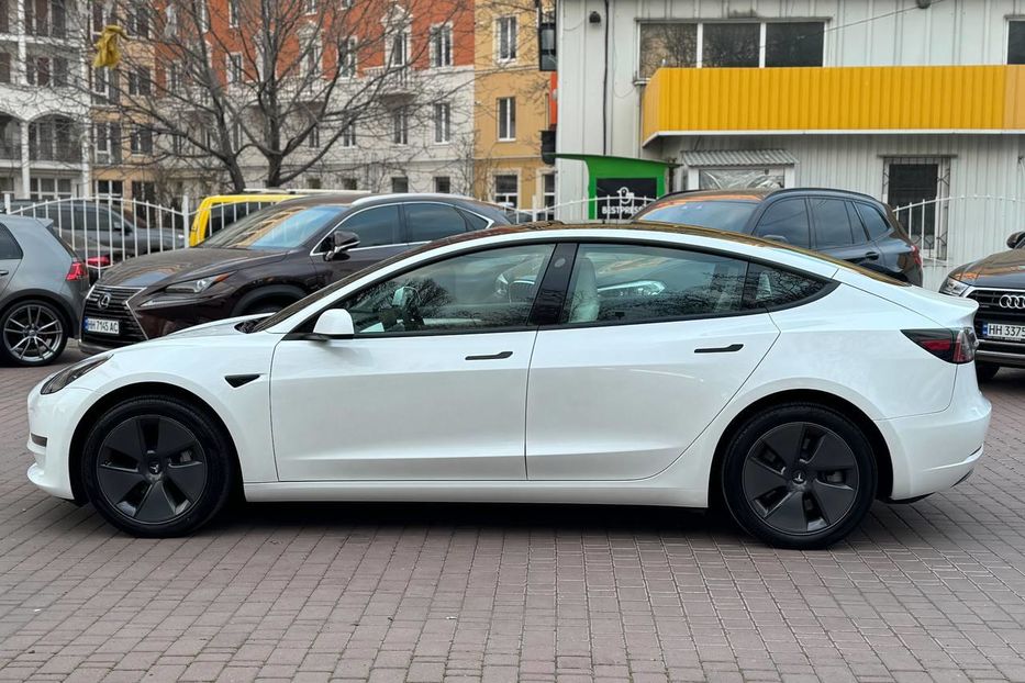 Продам Tesla Model 3 2022 года в Одессе