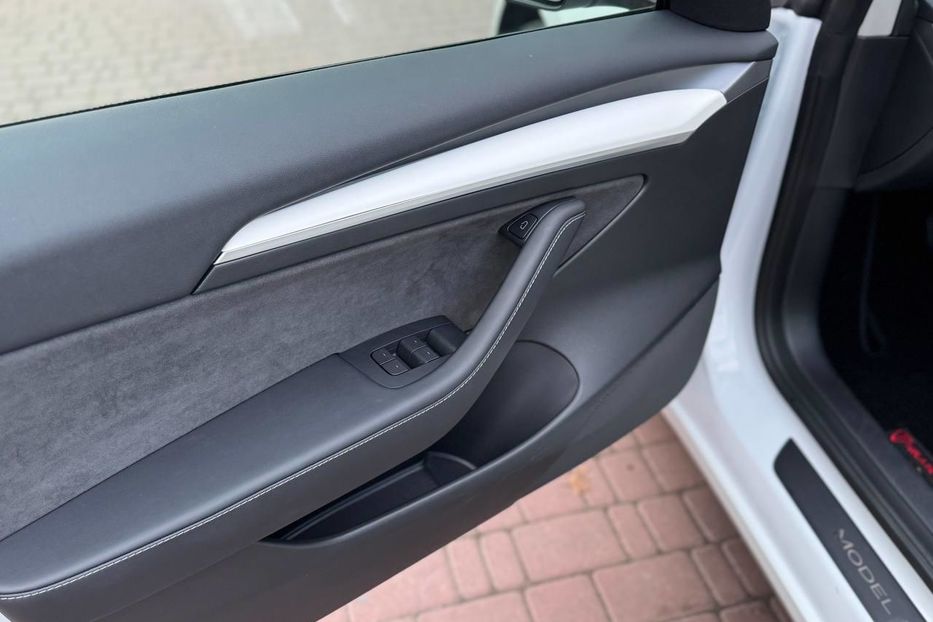 Продам Tesla Model 3 2022 года в Одессе