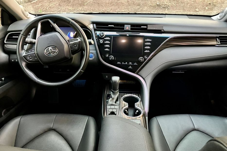 Продам Toyota Camry Premium  2020 года в Киеве