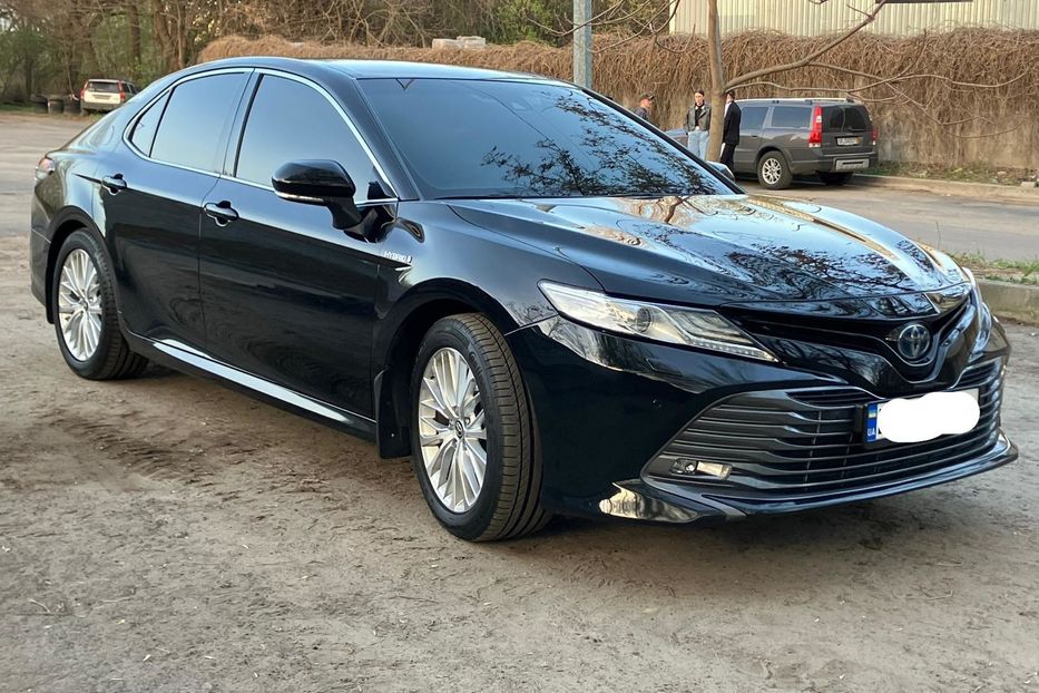 Продам Toyota Camry Premium  2020 года в Киеве