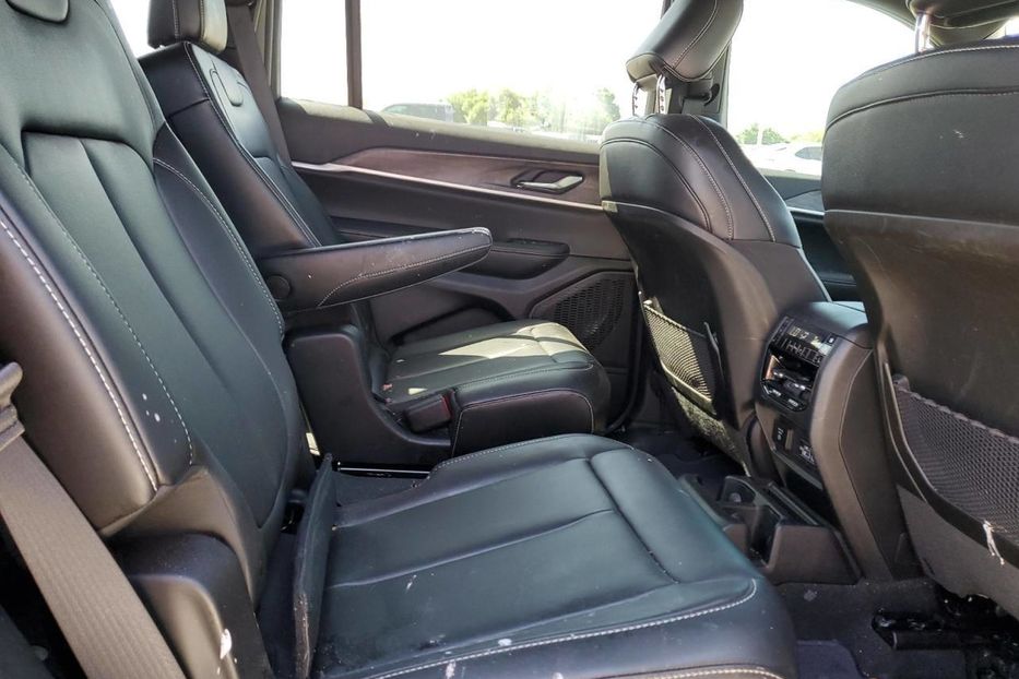 Продам Jeep Grand Cherokee 2024 года в Киеве