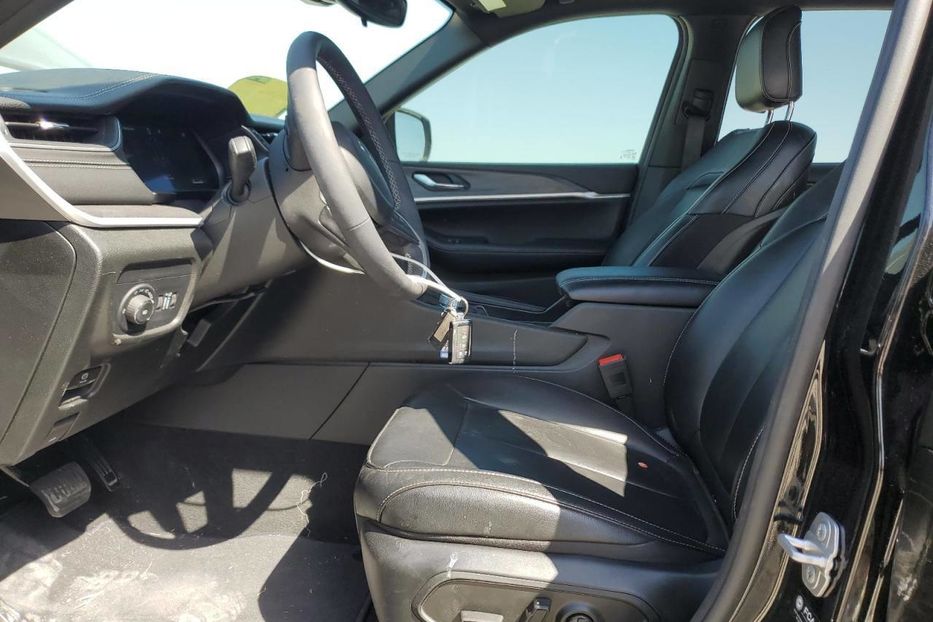 Продам Jeep Grand Cherokee 2024 года в Киеве
