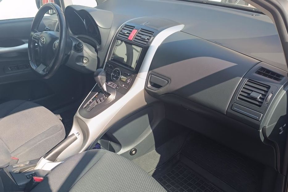 Продам Toyota Auris 2011 года в Одессе