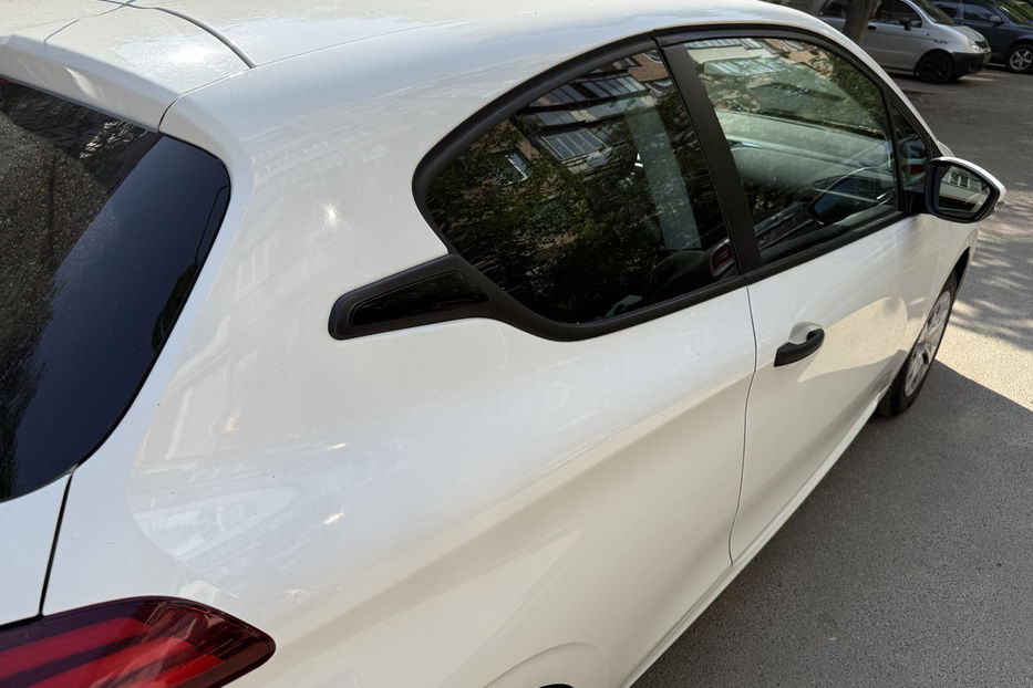 Продам Peugeot 208 2016 года в Киеве