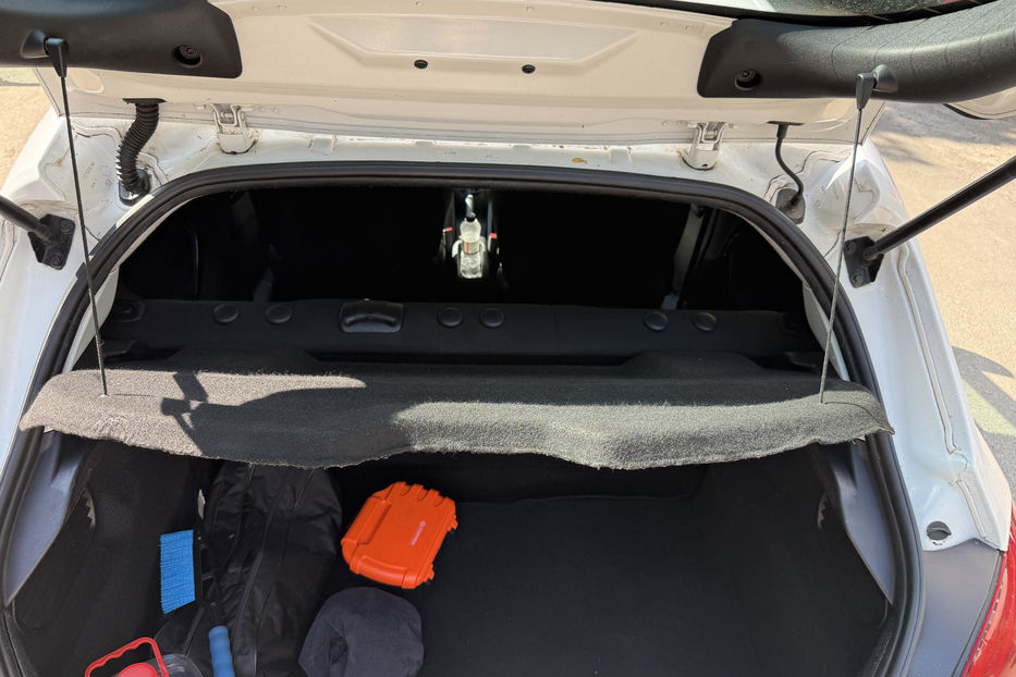 Продам Peugeot 208 2016 года в Киеве