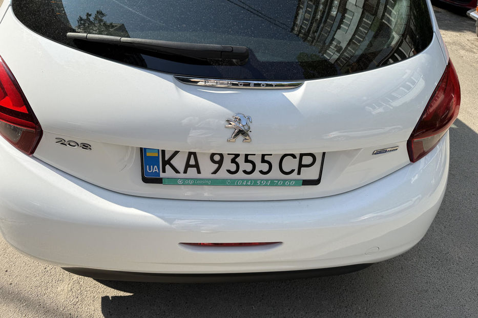 Продам Peugeot 208 2016 года в Киеве