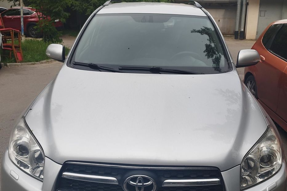 Продам Toyota Rav 4 2009 года в Харькове