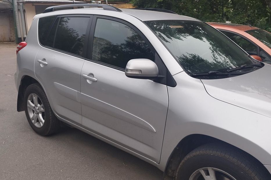 Продам Toyota Rav 4 2009 года в Харькове