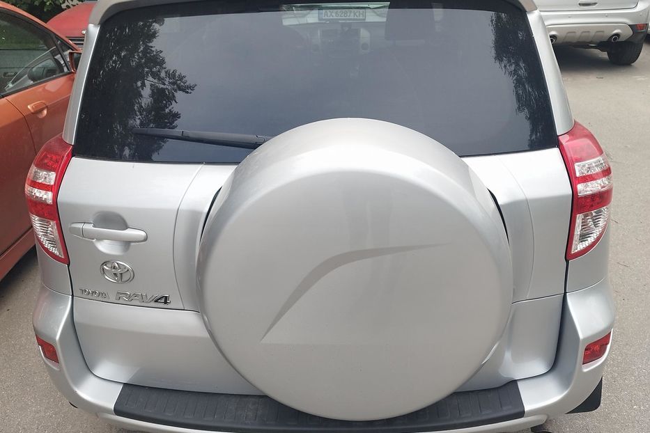 Продам Toyota Rav 4 2009 года в Харькове