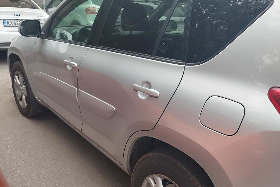Продам Toyota Rav 4 2009 года в Харькове