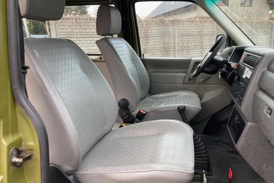 Продам Volkswagen T4 (Transporter) пасс. 2002 года в Харькове
