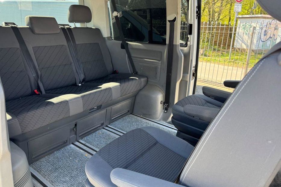 Продам Volkswagen T5 (Transporter) пасс. 2006 года в Луцке