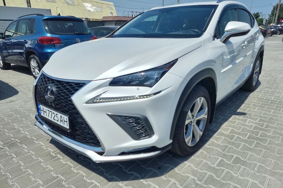 Продам Lexus NX 200 Hybrid 2016 года в Одессе