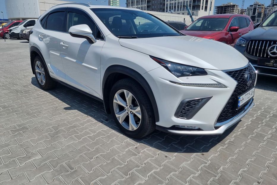 Продам Lexus NX 200 Hybrid 2016 года в Одессе