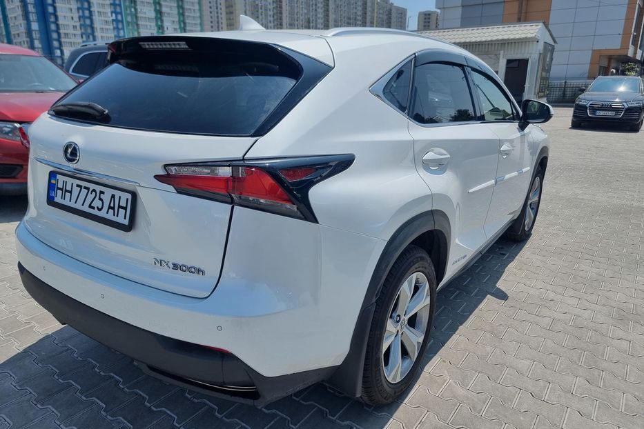Продам Lexus NX 200 Hybrid 2016 года в Одессе