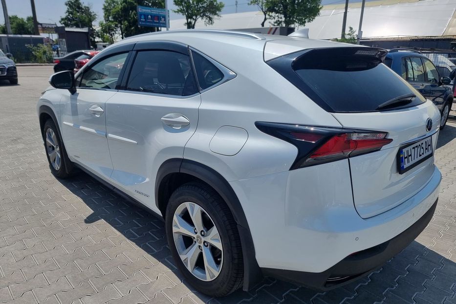 Продам Lexus NX 200 Hybrid 2016 года в Одессе