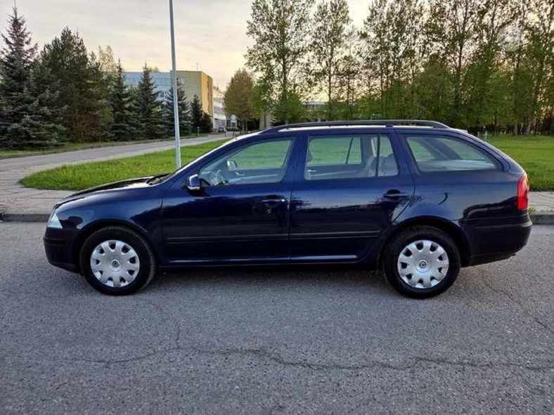 Продам Skoda Octavia 2003 года в Харькове