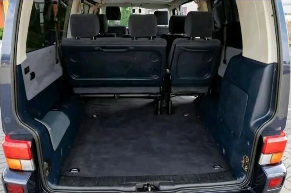 Продам Volkswagen T4 (Transporter) пасс. 2002 года в Киеве