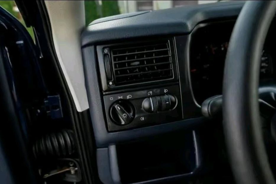 Продам Volkswagen T4 (Transporter) пасс. 2002 года в Киеве