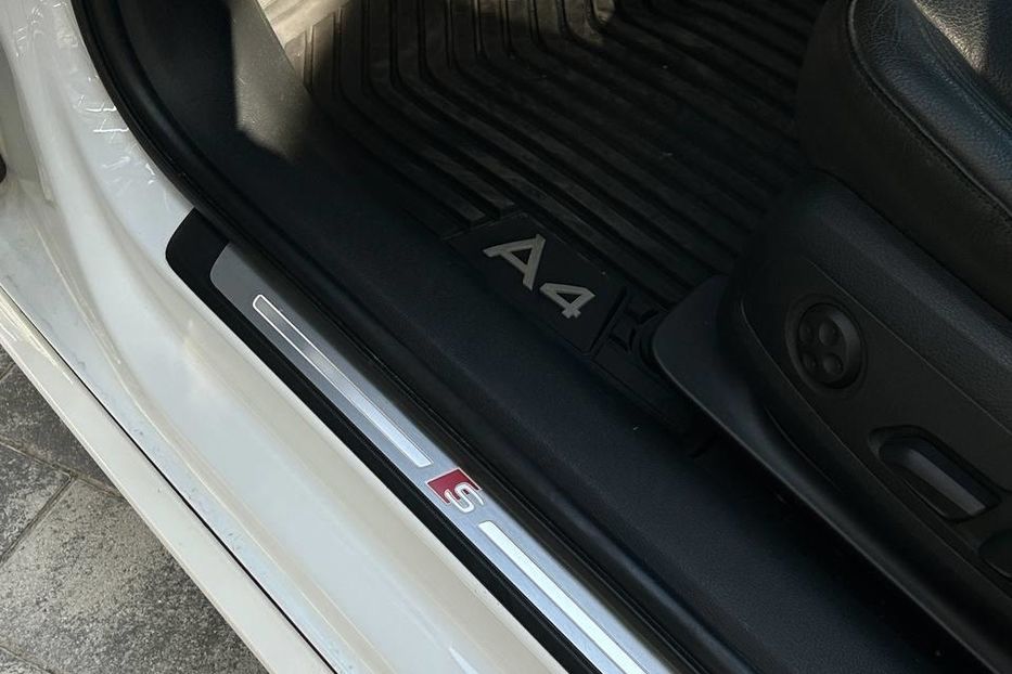Продам Audi A4 Premium S-line 2016 года в Львове