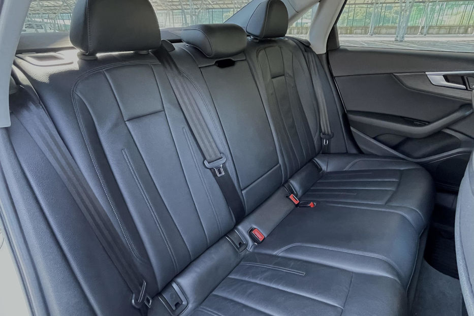 Продам Audi A4 Premium S-line 2016 года в Львове