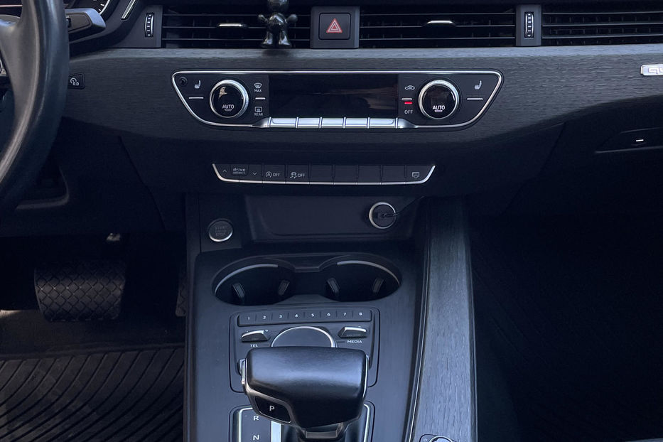 Продам Audi A4 Premium S-line 2016 года в Львове