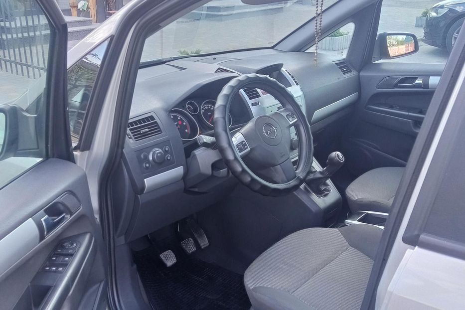 Продам Opel Zafira 2009 года в г. Новоград-Волынский, Житомирская область