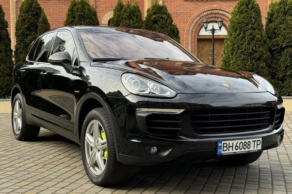 Продам Porsche Cayenne  Plug-in Hybrid 2016 года в Одессе