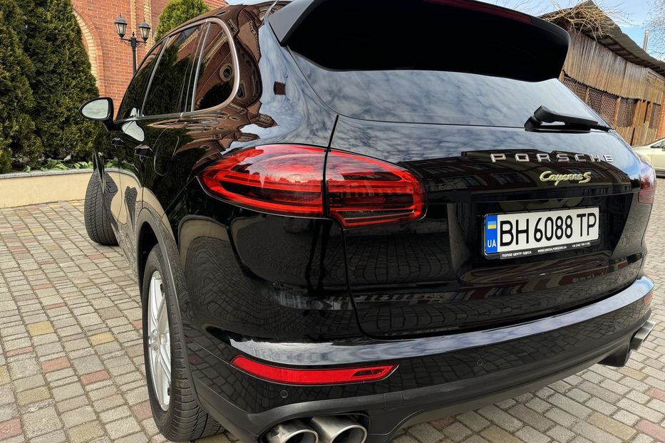 Продам Porsche Cayenne  Plug-in Hybrid 2016 года в Одессе
