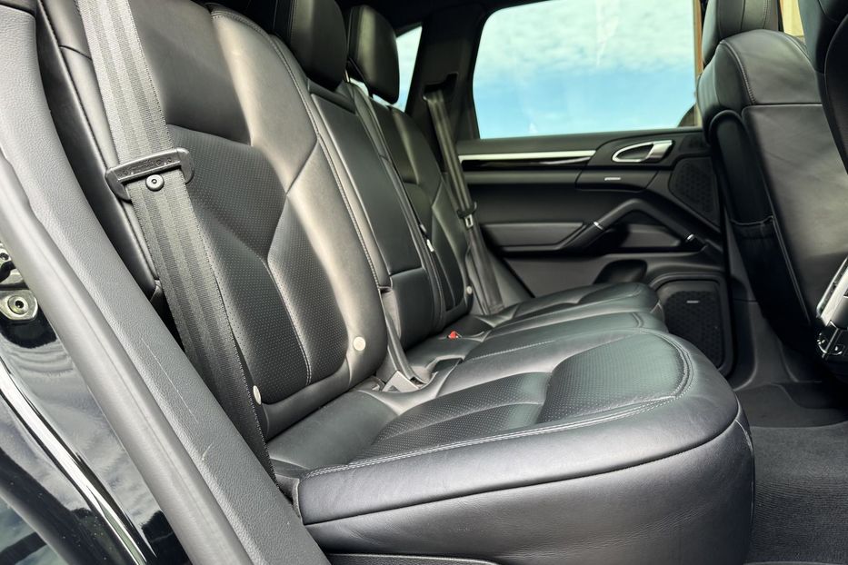 Продам Porsche Cayenne  Plug-in Hybrid 2016 года в Одессе
