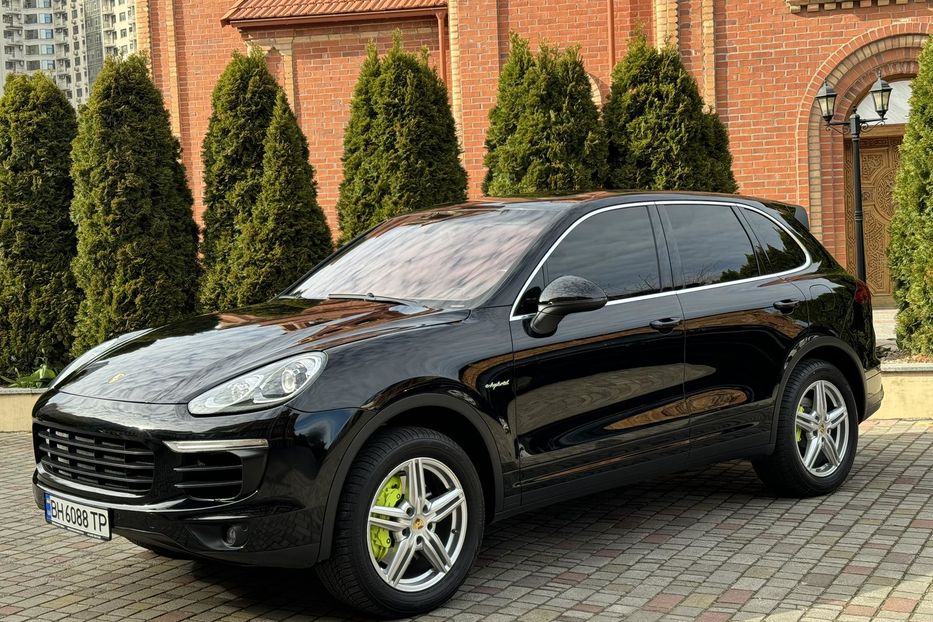 Продам Porsche Cayenne  Plug-in Hybrid 2016 года в Одессе