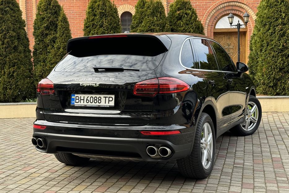 Продам Porsche Cayenne  Plug-in Hybrid 2016 года в Одессе