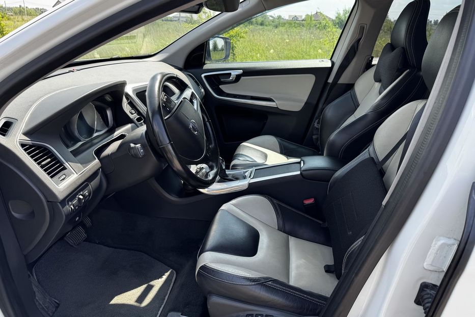 Продам Volvo XC60 2016 года в Киеве
