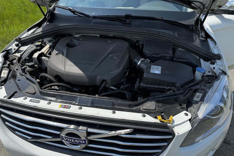 Продам Volvo XC60 2016 года в Киеве
