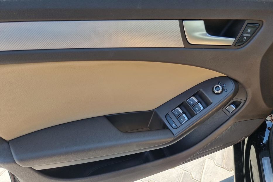 Продам Audi A4 2012 года в Одессе