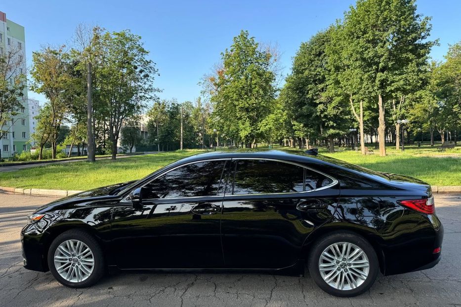 Продам Lexus ES 350 2015 года в Харькове
