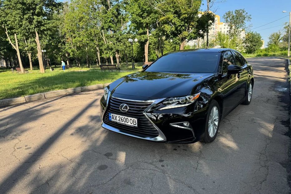 Продам Lexus ES 350 2015 года в Харькове