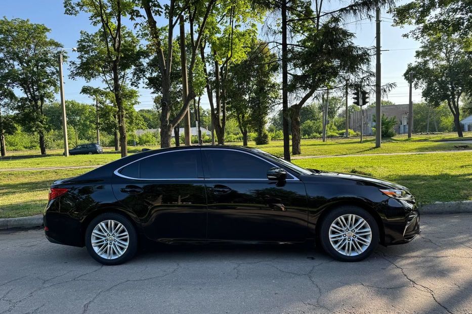 Продам Lexus ES 350 2015 года в Харькове