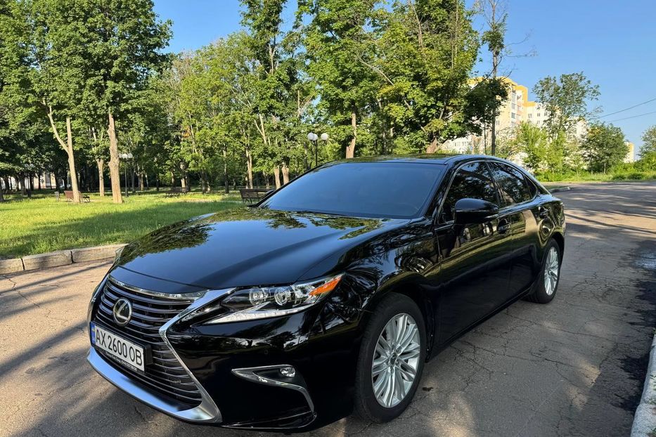 Продам Lexus ES 350 2015 года в Харькове