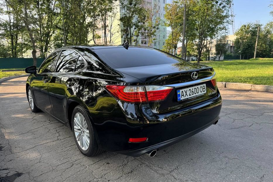 Продам Lexus ES 350 2015 года в Харькове