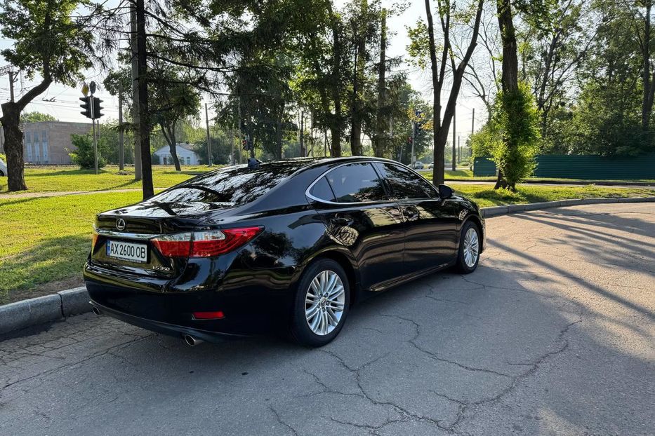 Продам Lexus ES 350 2015 года в Харькове