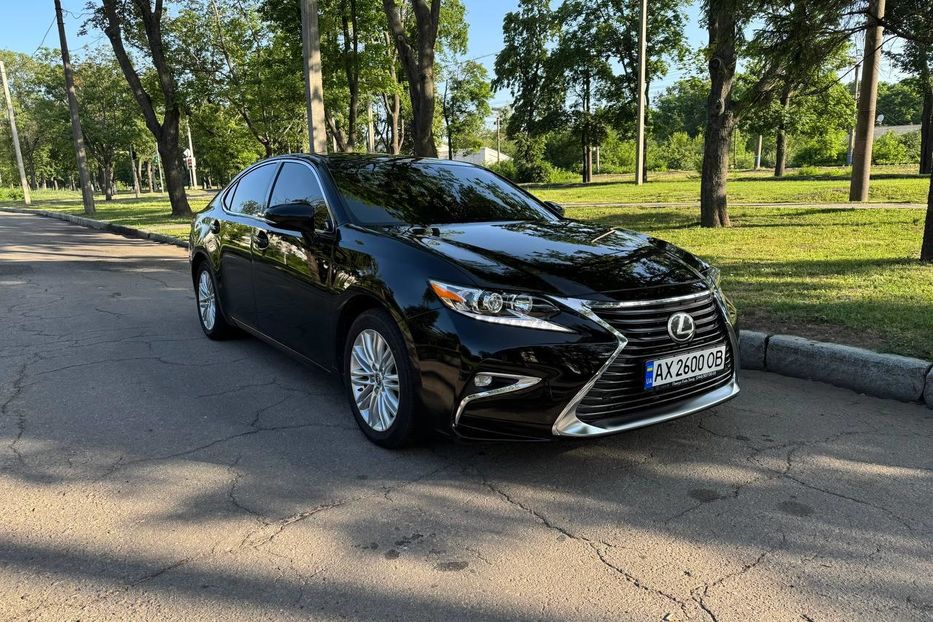 Продам Lexus ES 350 2015 года в Харькове