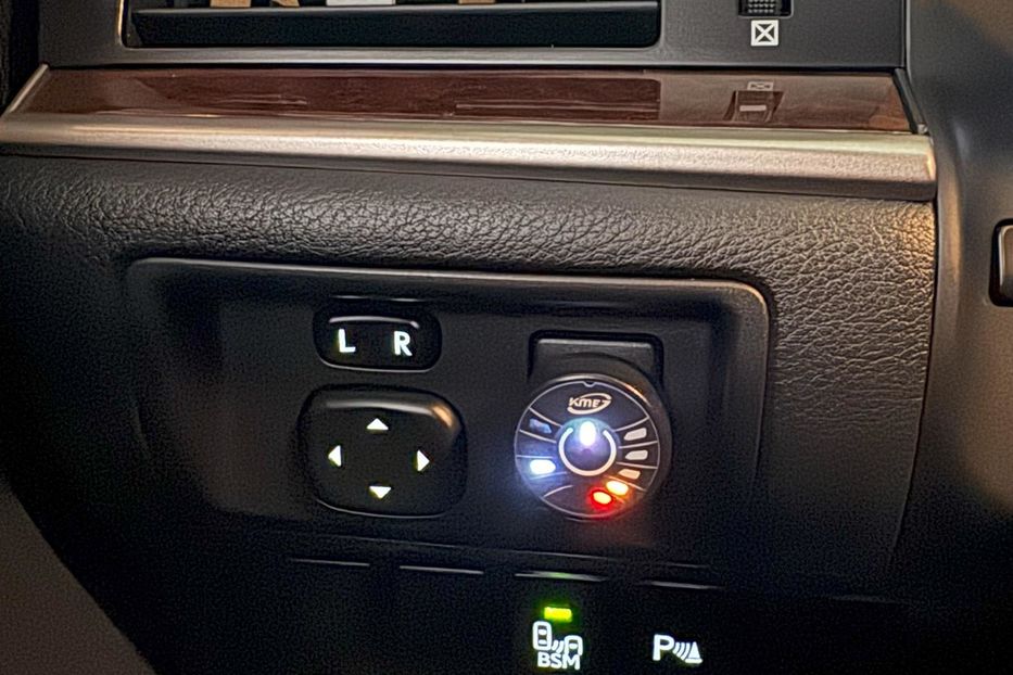 Продам Lexus ES 350 2015 года в Харькове